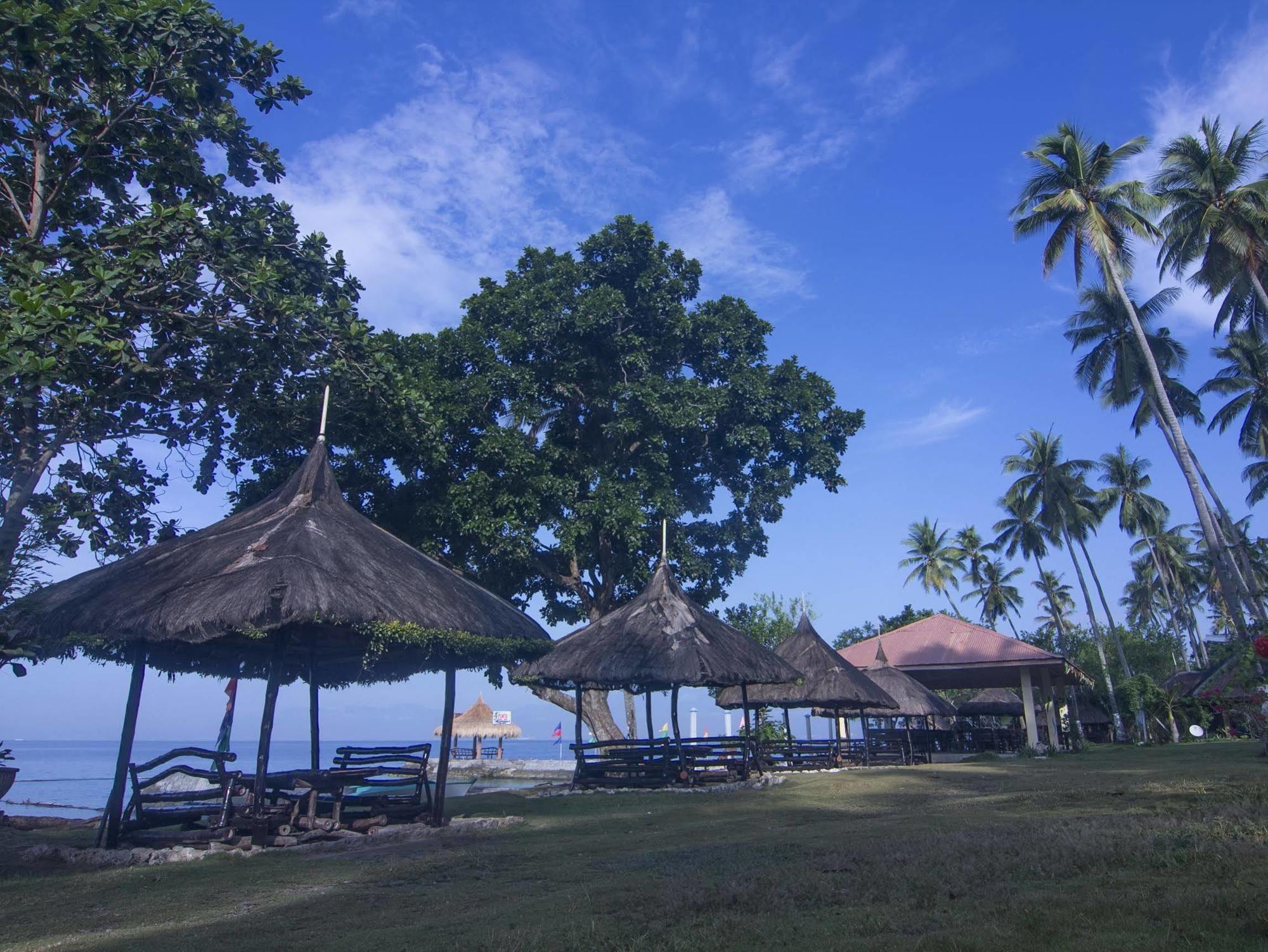 Punta Del Sol Araceli Beach Resort Samal Buitenkant foto